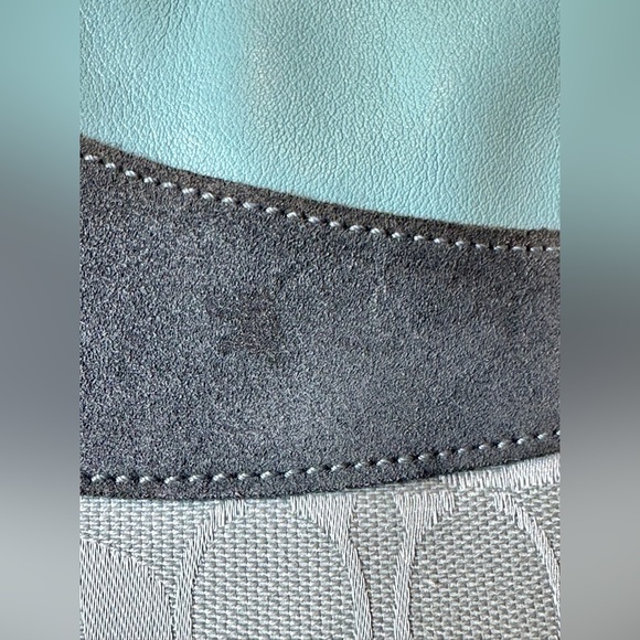 Stunning Coach Purse WITH Matching Wallet - Picture 12 of 16